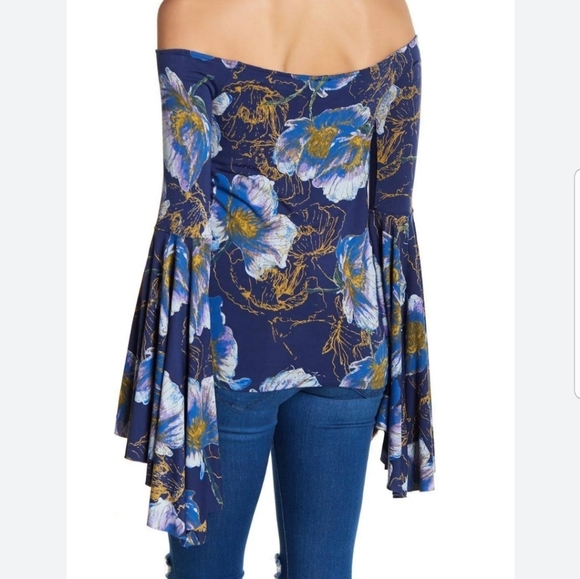 We The Free Birds of Paradise Bell Sleeve Top Sz XS - Picture 2 of 7